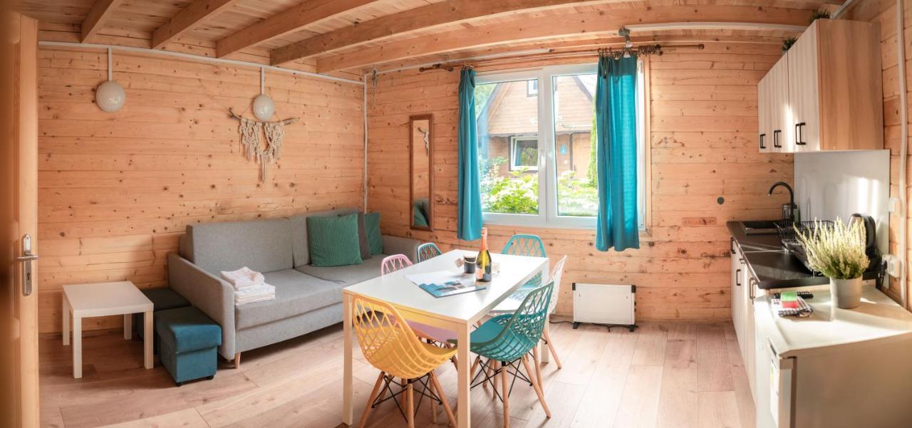 Pod Cyprysami - Surf & Family Resort ياستارنيا المظهر الخارجي الصورة