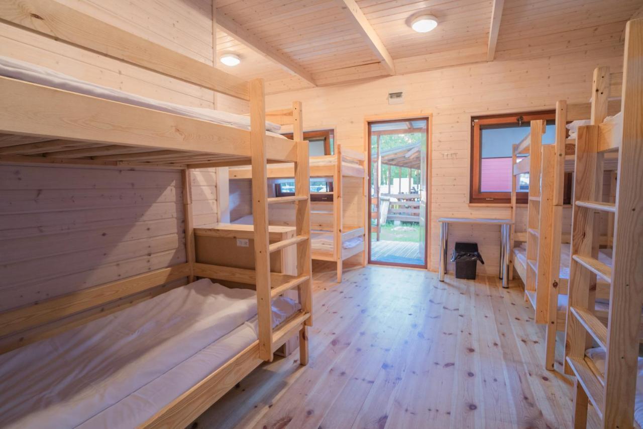Pod Cyprysami - Surf & Family Resort ياستارنيا المظهر الخارجي الصورة